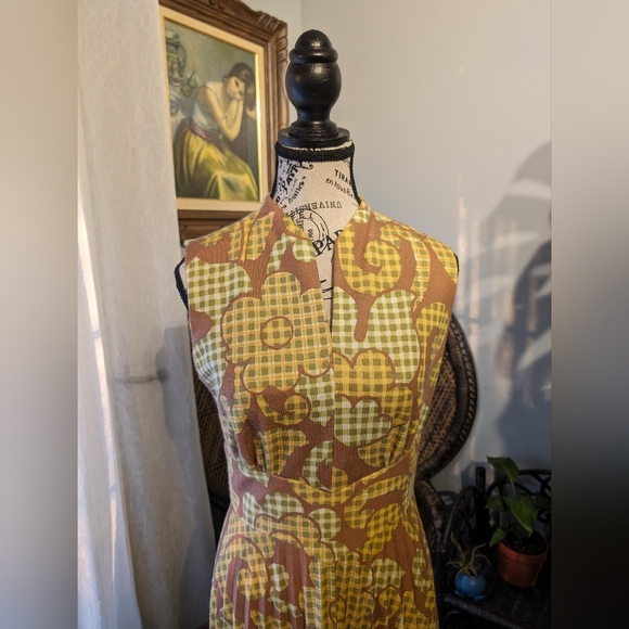 *HOST PICK* 1970s Vintage Union-Made Maxi Dress - Picture 2 of 9